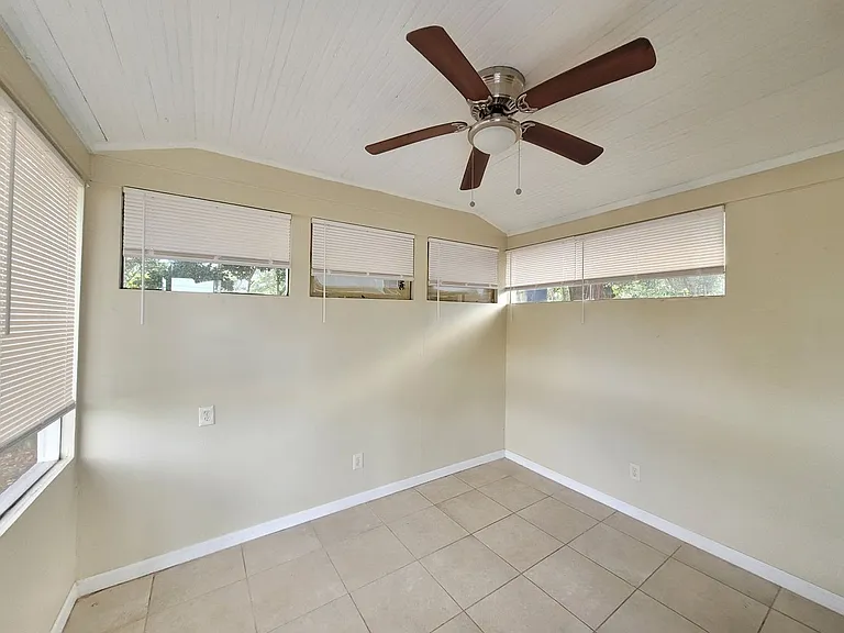 5 Elegans Ave — Photo 6