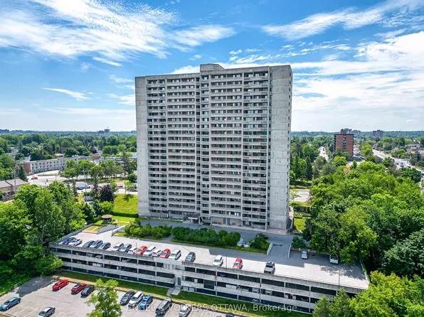415 Greenview Ave #1504, Ottawa, ON K2B 8G5