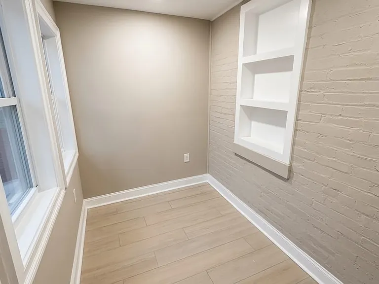 Balcony/Den