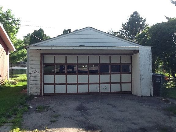 3rd image of 21 Austin Ave