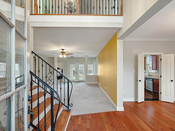 3rd image of 9182 Sugarwood Dr