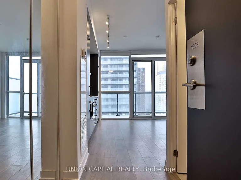 87 Peter St #1909 — Photo 4