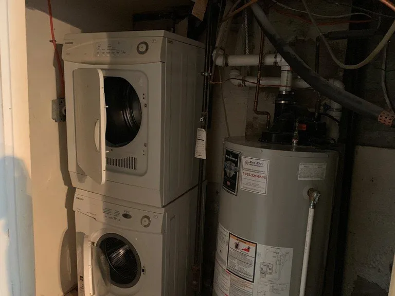 829 Pape Ave #BASEMENT — Photo 7