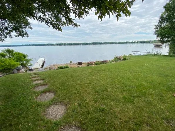 17021 Sunset Ave, Shakopee, MN 55379