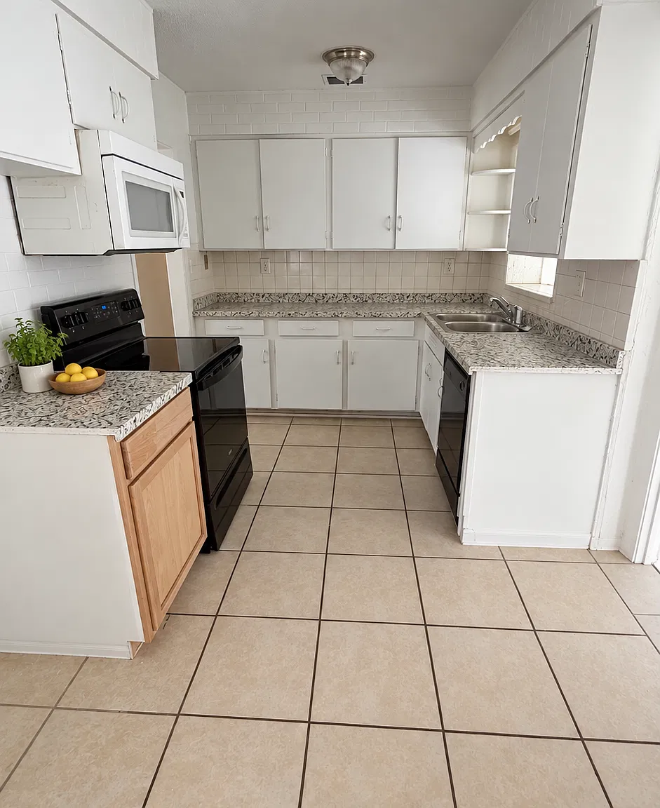 3 bed, 1.5 bath, 1510 sqft, $1,700 — Photo 3