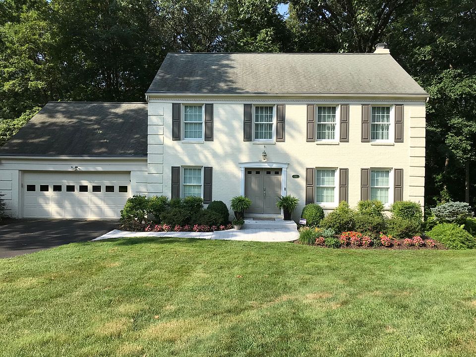 1st image of 302 Candlewood Ct
