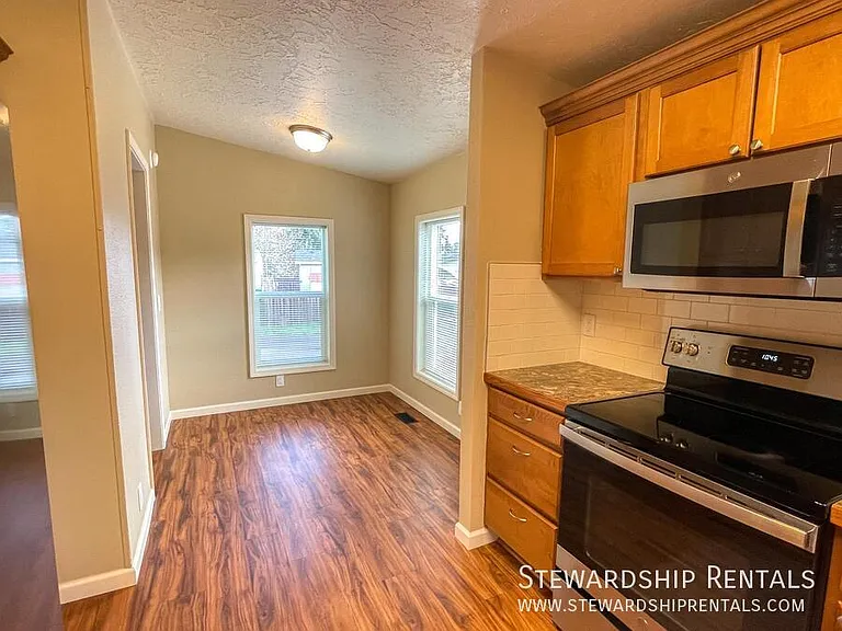1313 Bramblewood Ln — Photo 7