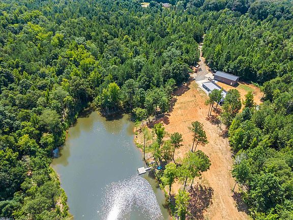 4th image of 862 Monticello Rd