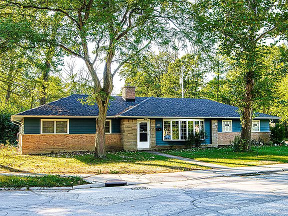 2nd image of 402 S Orchard Dr