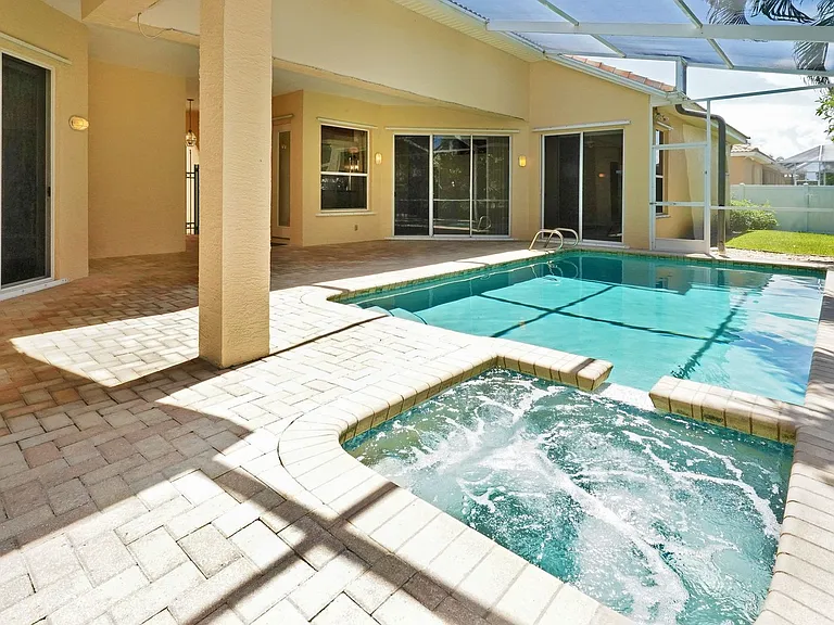 200 Ocean Ridge Dr — Photo 23