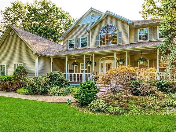 2nd image of 2 Casey Ln