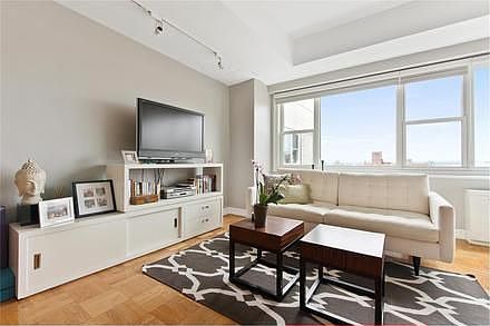 2nd image of 101 W 12th St #Pha