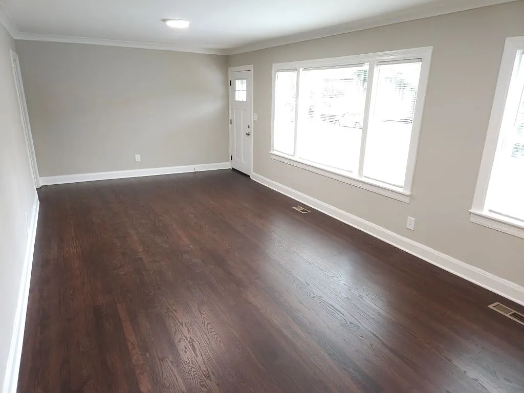 3 bed, 1.5 bath, 1100 sqft, $1,650 — Photo 2