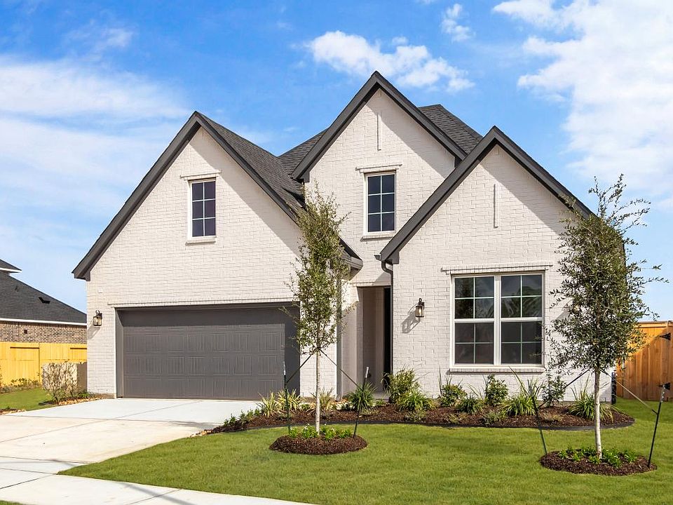 Beautiful brick exterior and full landscaping of Amneris Classic home