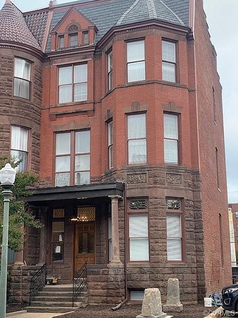 1st image of 1006 W Franklin St #3