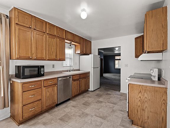 4th image of 617 2nd Ave S