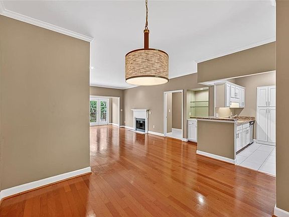 2nd image of 2865 Lenox Rd NE APT 610
