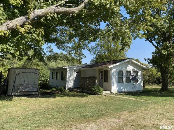 3 Lake Warren Dr, Monmouth, IL 61462