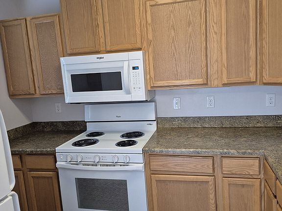5th image of 702 Wolf Creek Dr #G