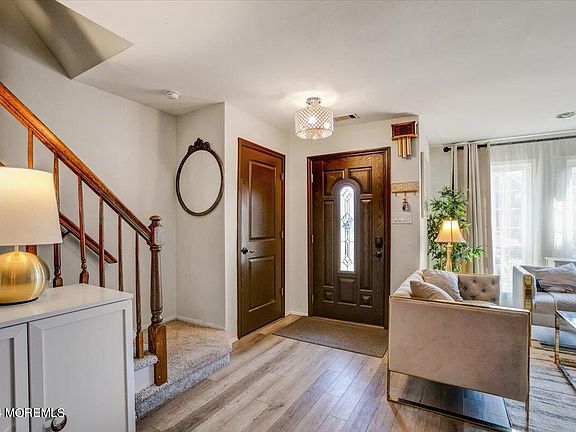 3rd image of 125 Bedford Pl