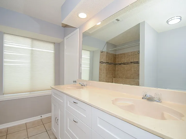 12722 Ashford Brook Dr — Photo 33