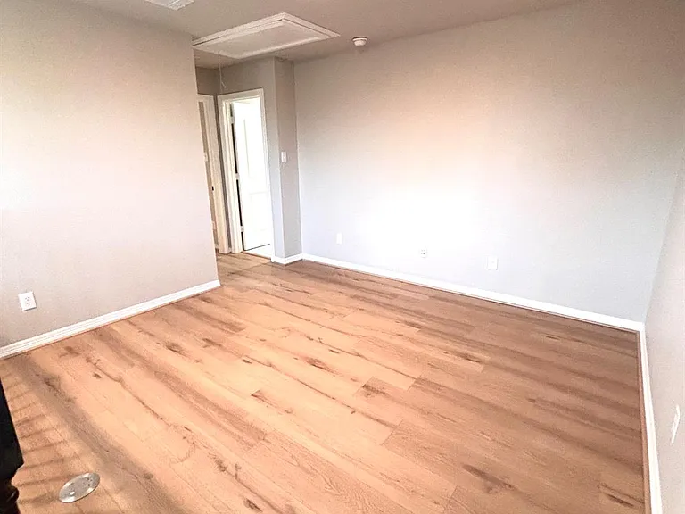 2830 Scanlan Mdw — Photo 19