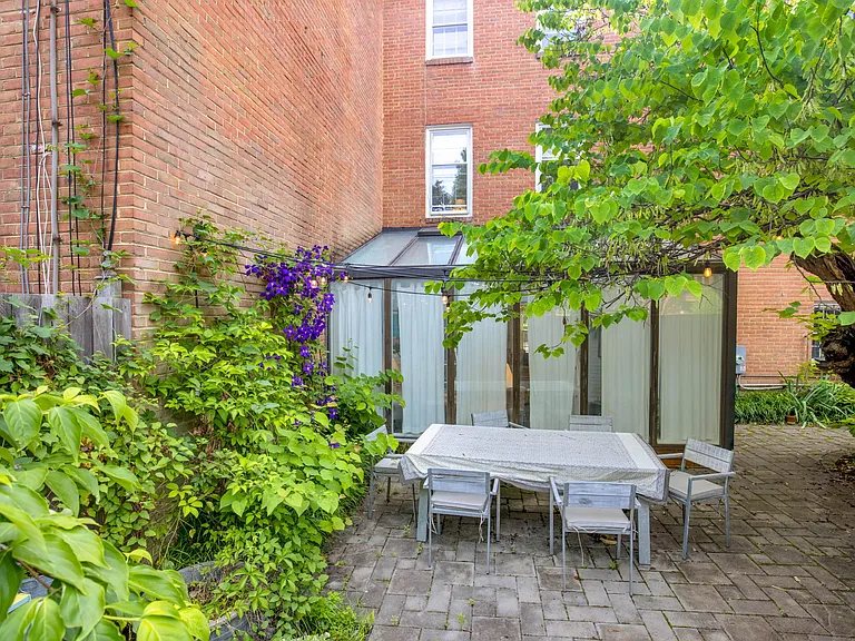 3909 Watson Pl NW — Photo 11
