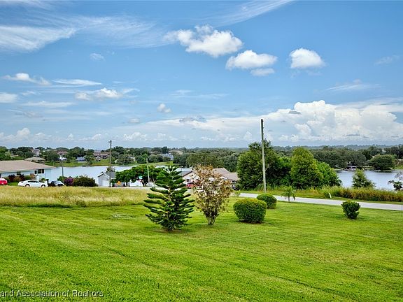 4th image of 511 Reba Dr
