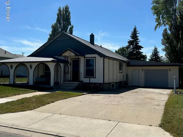 325 2nd Ave NW, Killdeer, ND 58640