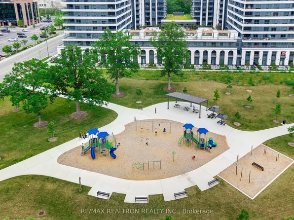 33 Clegg Rd #1117, Markham, ON L6G 0G6