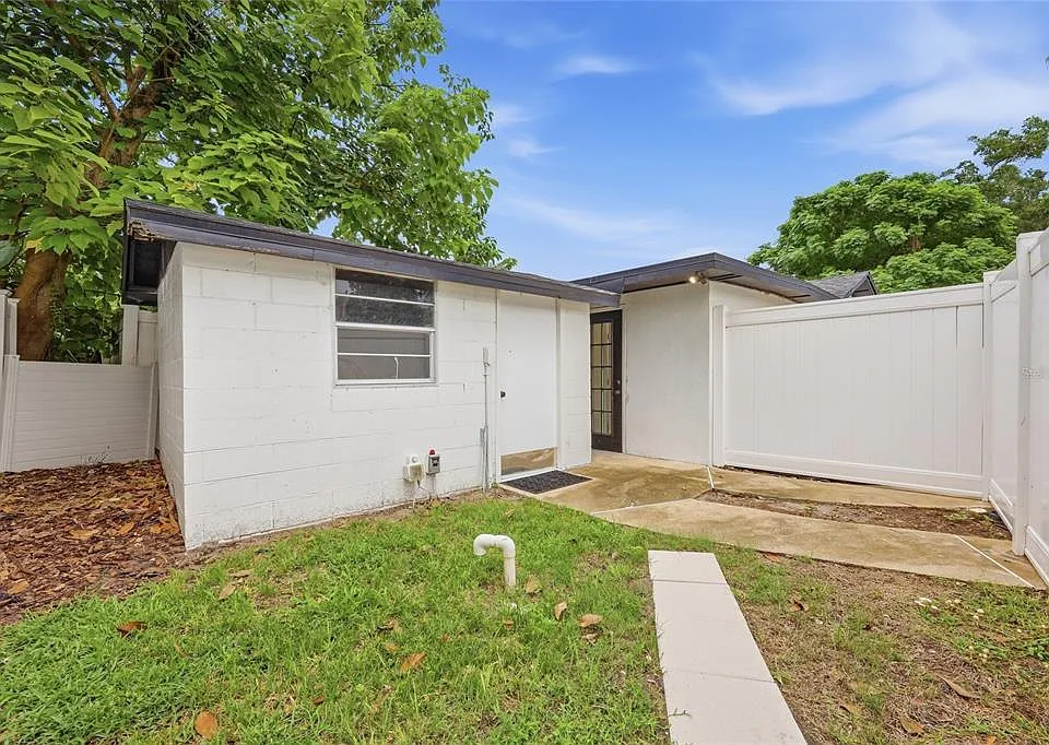 1711 White Ave #B2