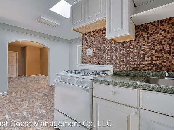 5th image of 1801-05 E Lombard St #1803