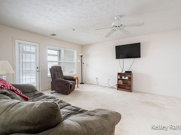 5th image of 3151 Poplar Creek Dr SE Unit 202