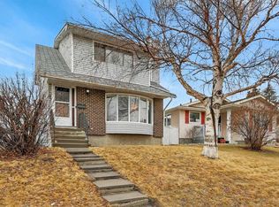 103 N Macewan Dr NW, Calgary, AB T3K2G2