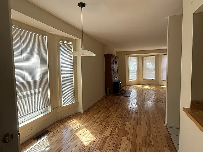 274 Alexander St #3 — Photo 5
