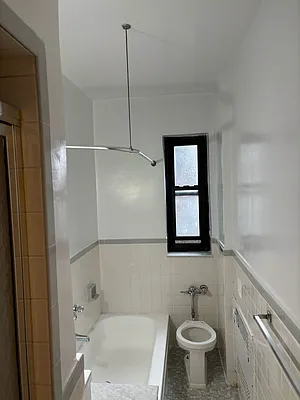 Rented by Voro Purple LLC | media 22