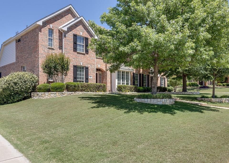 1st image of 814 Forest Lakes Ct