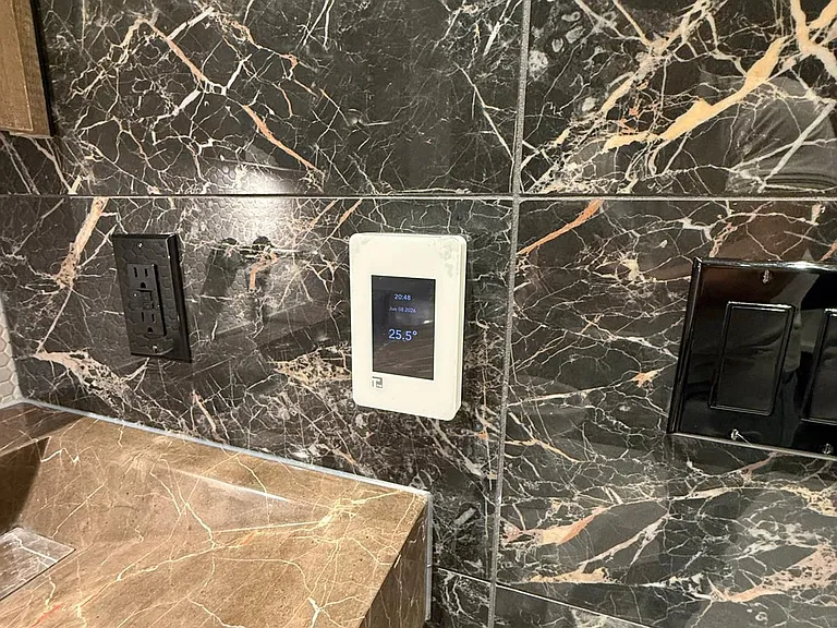 11 Yorkville Ave #2201 — Photo 18