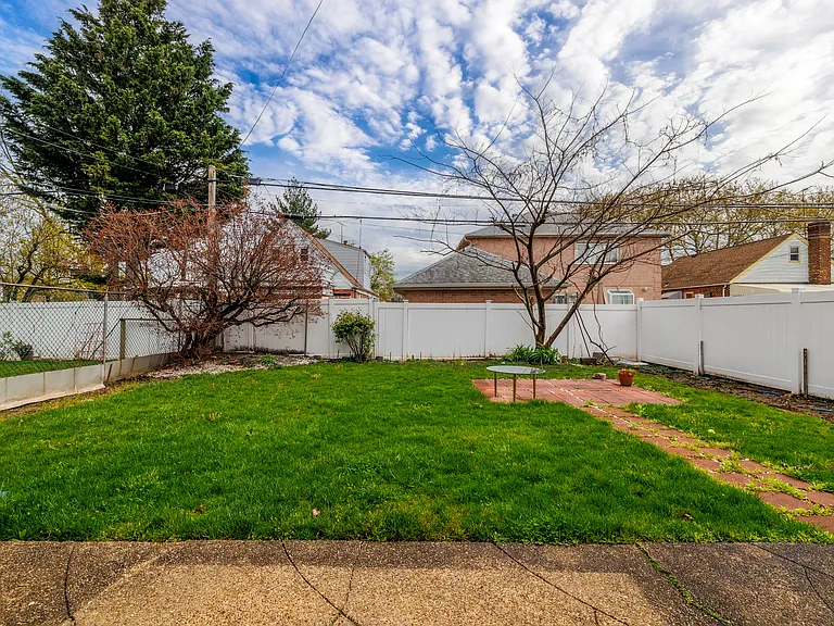 8107 Commonwealth Blvd — Photo 9