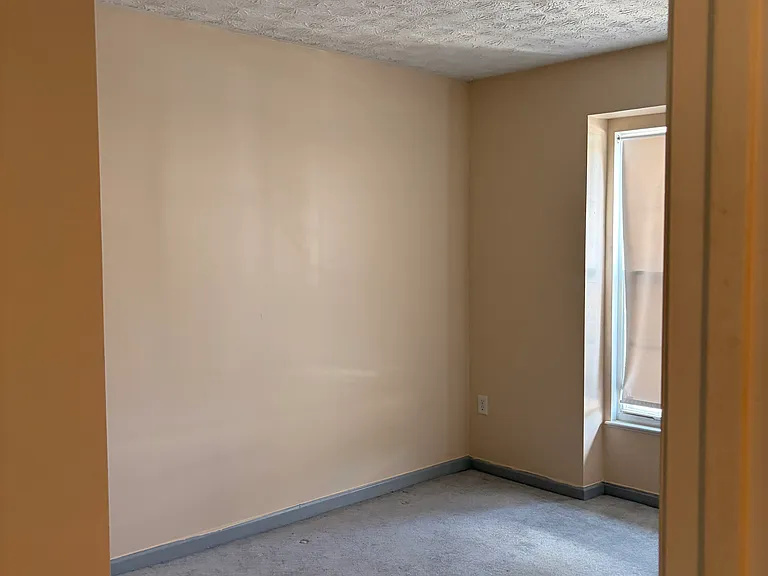 141 Foxview Dr — Photo 5