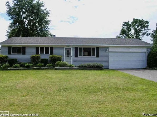 45367 Gable Inn St, Shelby Township, MI 48317