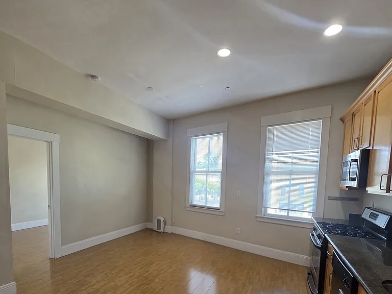 2597 Telegraph Ave #B — Photo 19