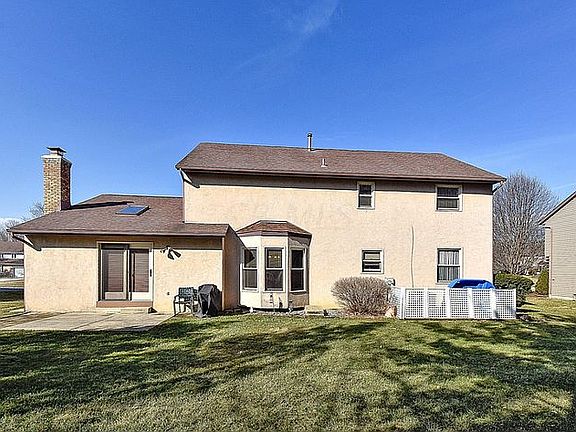 3rd image of 13060 Oakmere Dr NW