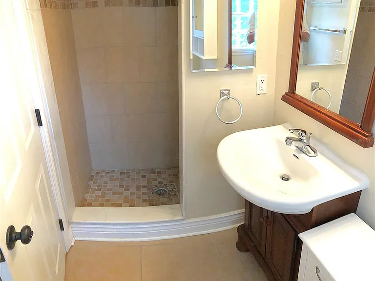 2060 NW 3rd Ave — Photo 7