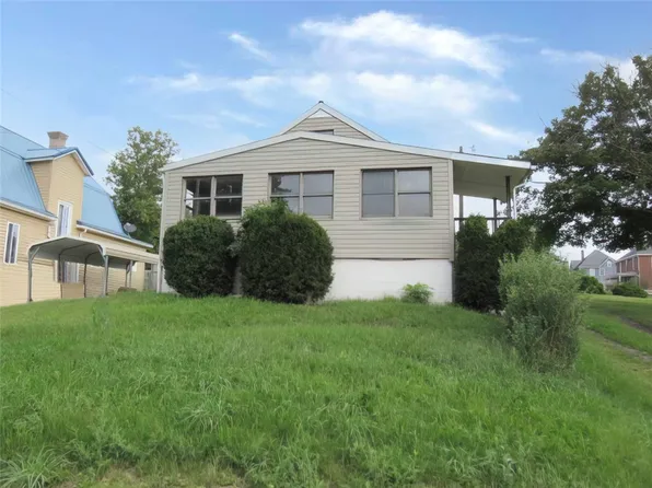 913 Orchard Ave, Scottdale, PA 15683