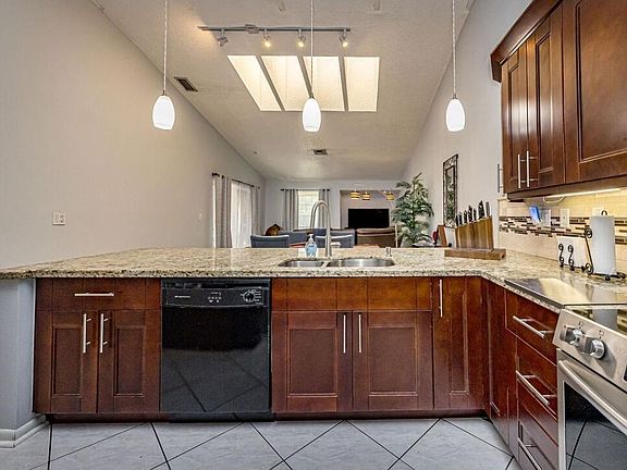 5th image of 22724 VISTAWOOD Way
