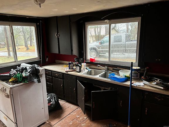 3rd image of 1205 W Academy Ave