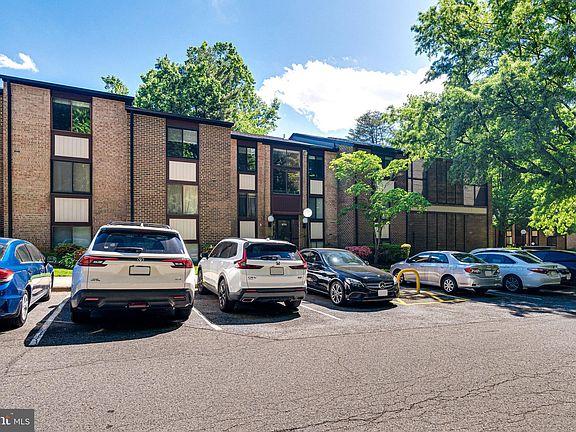 3rd image of 9725 Kings Crown Ct APT 102