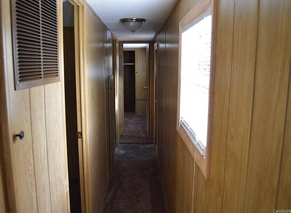 5th image of 340 River Hill Rd
