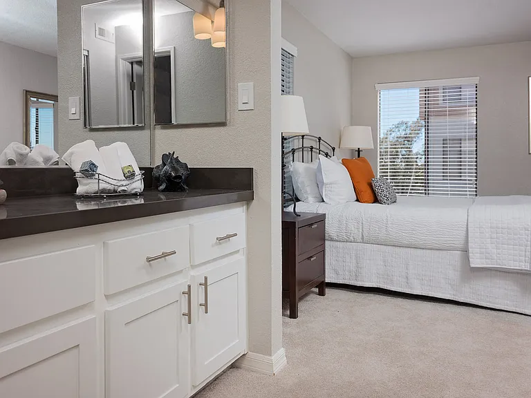 Mission Trails Apartments — Photo 9
